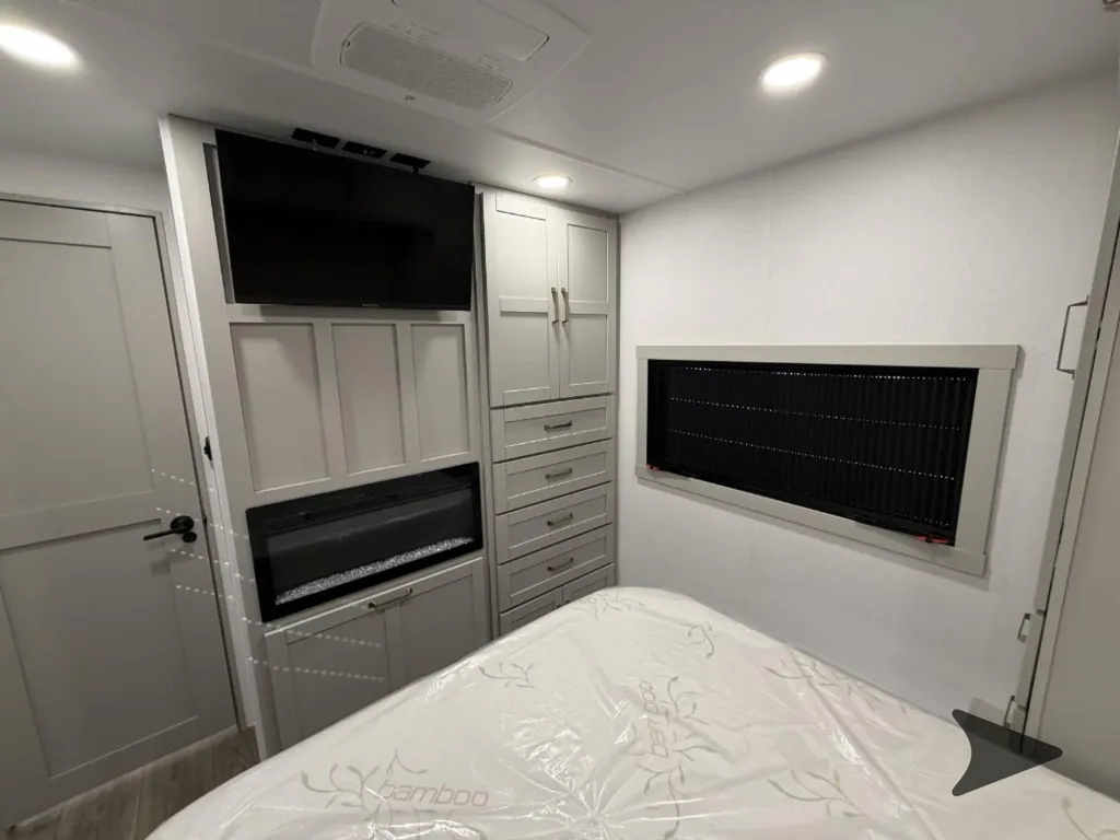 2026 Brinkley Model Z Air 297, Photos photo 12