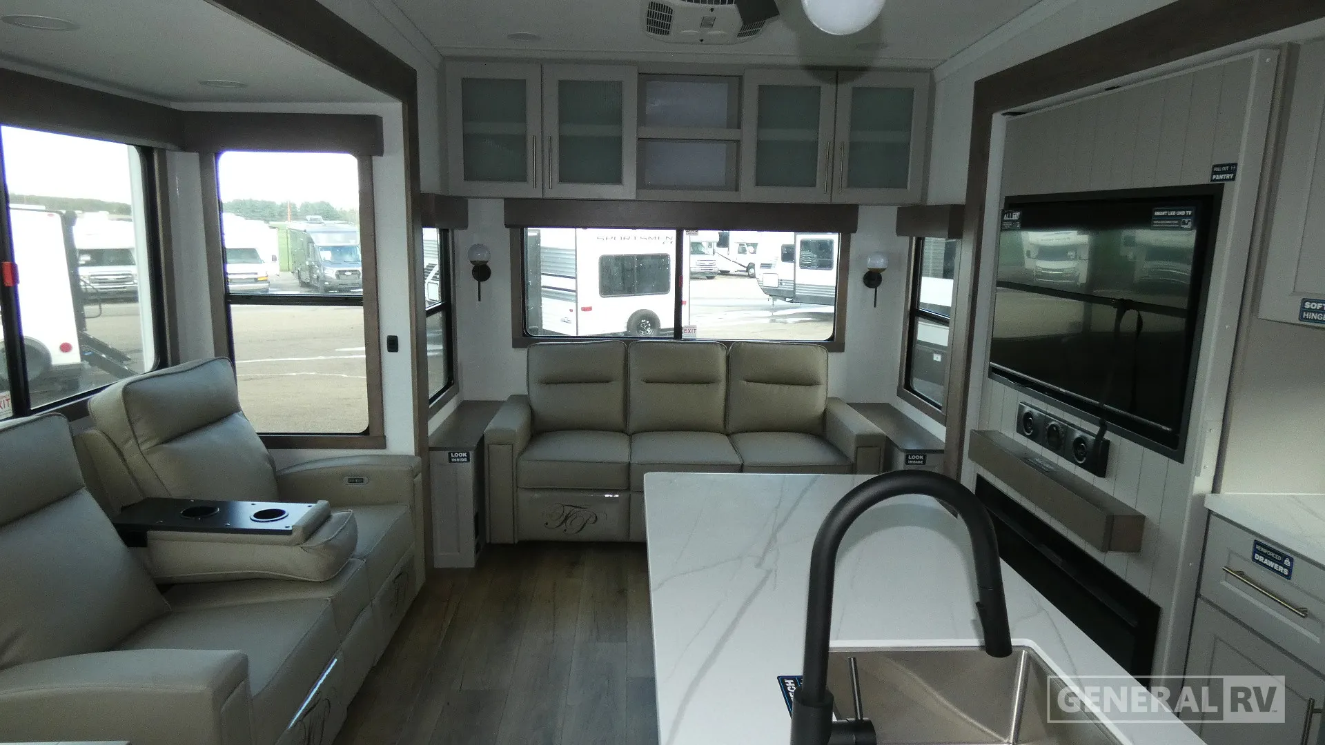 2026 Alliance RV Paradigm 310RL - Photo 3