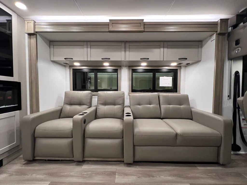 2027 Entegra Coach Vision XL 36C, Photos photo 8