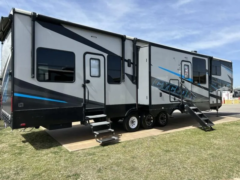 2024 Heartland Cyclone 4006 - Photo 4
