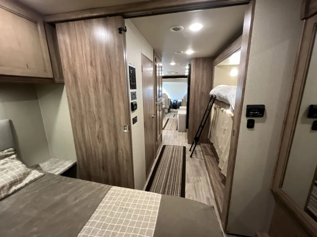 2019 Entegra Coach Vision 31R - Photo 3