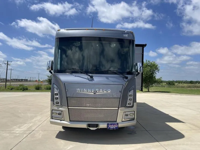 2025 Winnebago Adventurer 35F - Photo 4
