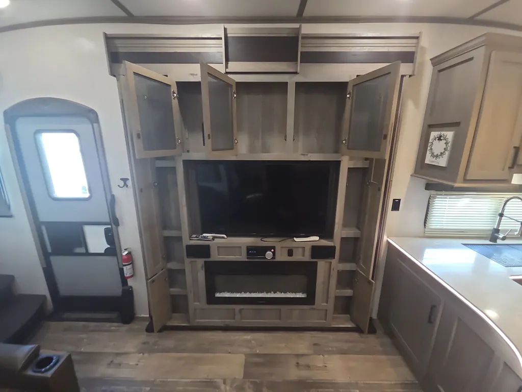 2020 Keystone Raptor 423, Photos photo 22