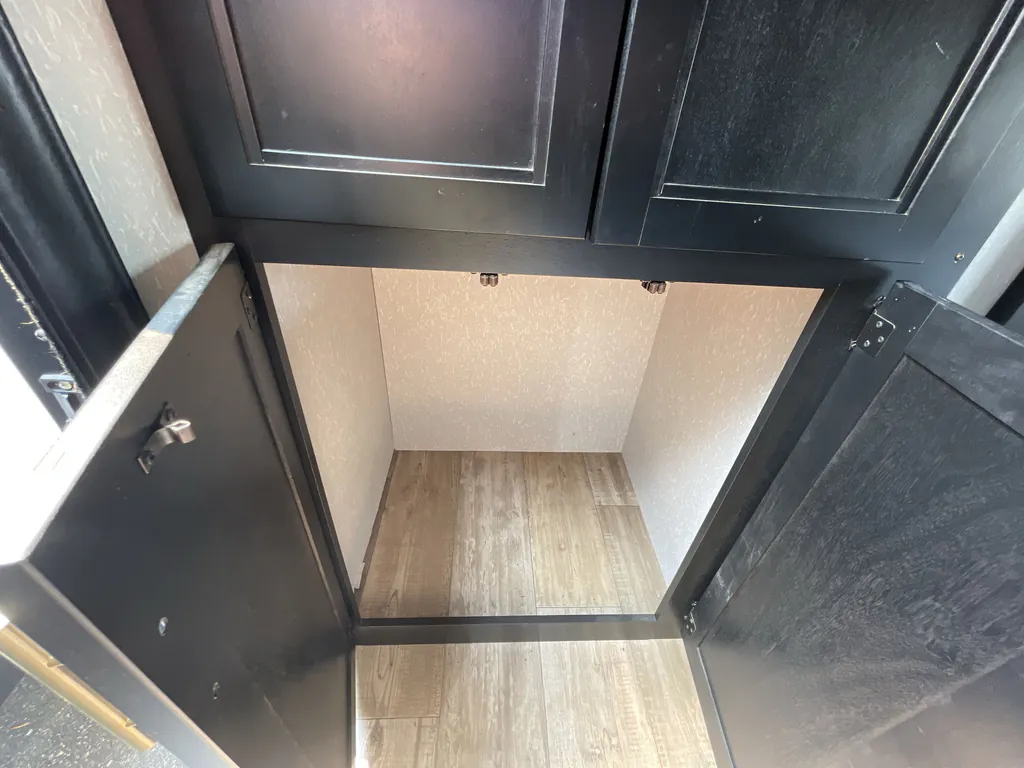 2022 Forest River Cherokee 306MM, Photos photo 22