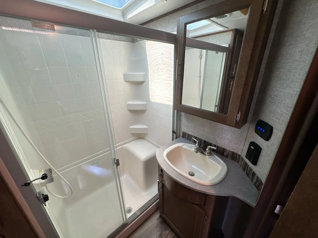 2019 Forest River Sabre 36BHQ, Photos photo 23
