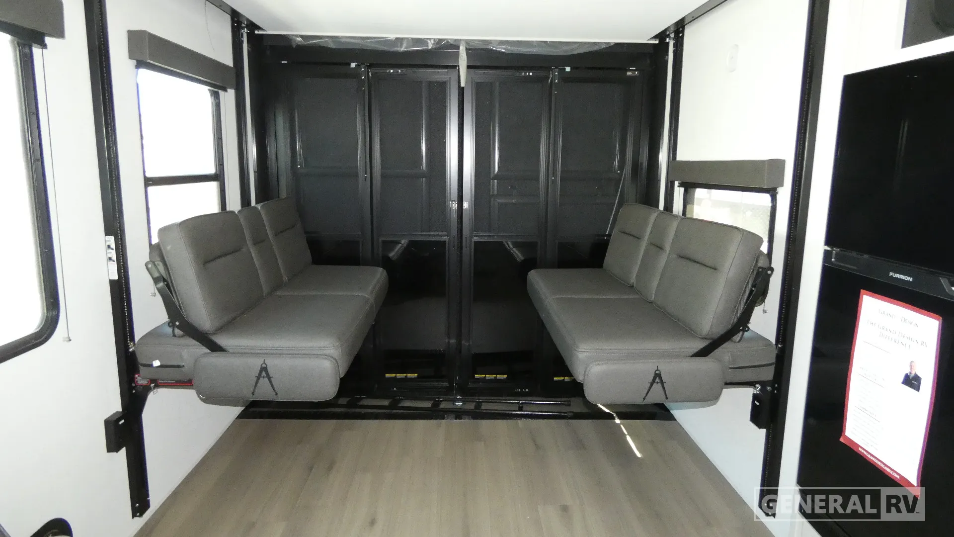 2026 Grand Design Momentum G-Class 25G - Photo 3