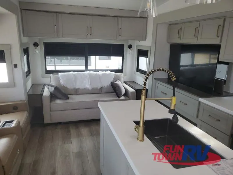 2026 Brinkley Model Z 3100 - Photo 3