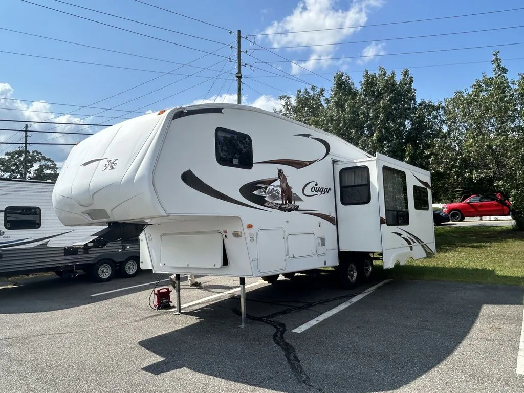 2010 Keystone Cougar XLite 26SAB - Photo 2
