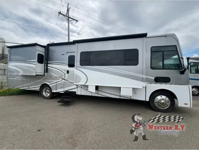 2016 Winnebago Adventurer 37F - Photo 3