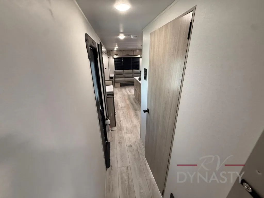 2027 East to West Della Terra 272RL, Photos photo 54