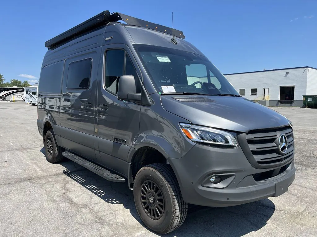 2027 Tiffin GH1 SE 19 SBV - Photo 2
