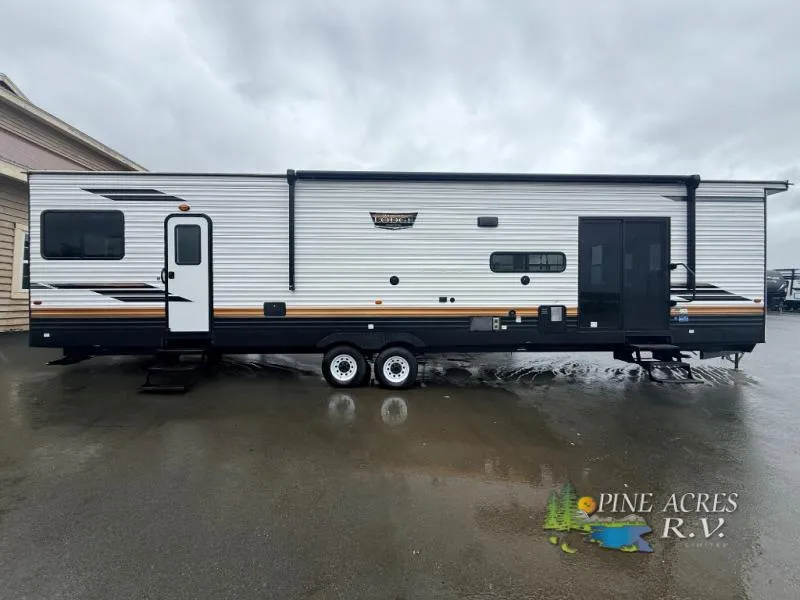 2023 Forest River Wildwood Lodge 40FDEN - Photo 2