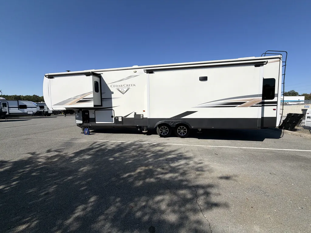 2022 Forest River Cedar Creek Champagne Edition 38EL, Photos photo 6