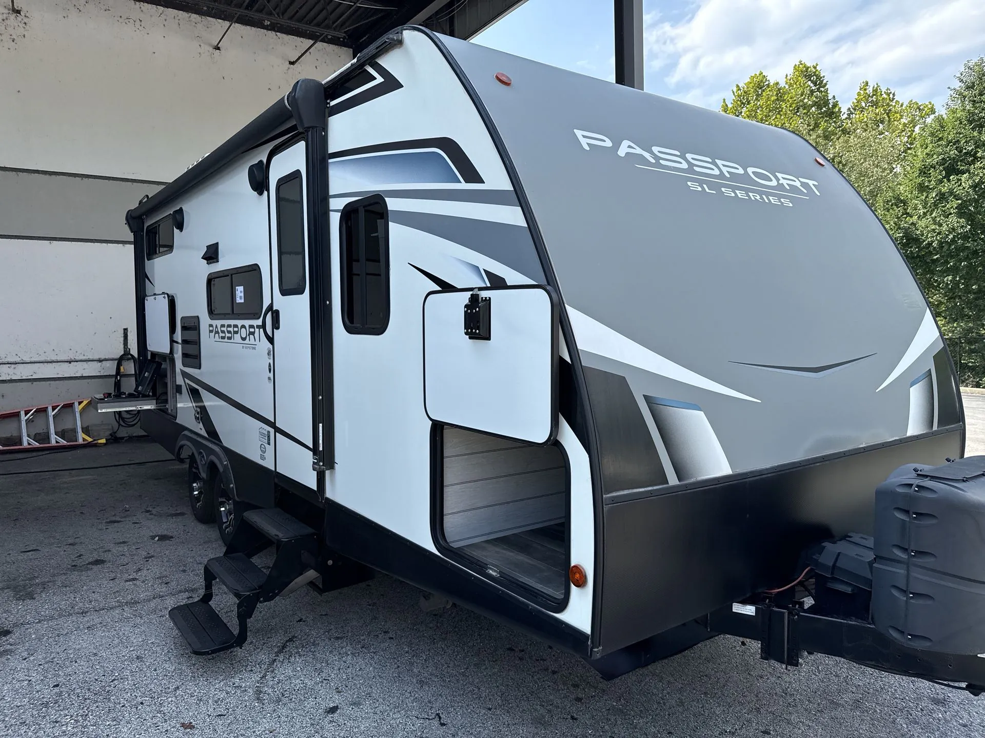 2021 Keystone Passport SL Series East 221BH - Photo 2