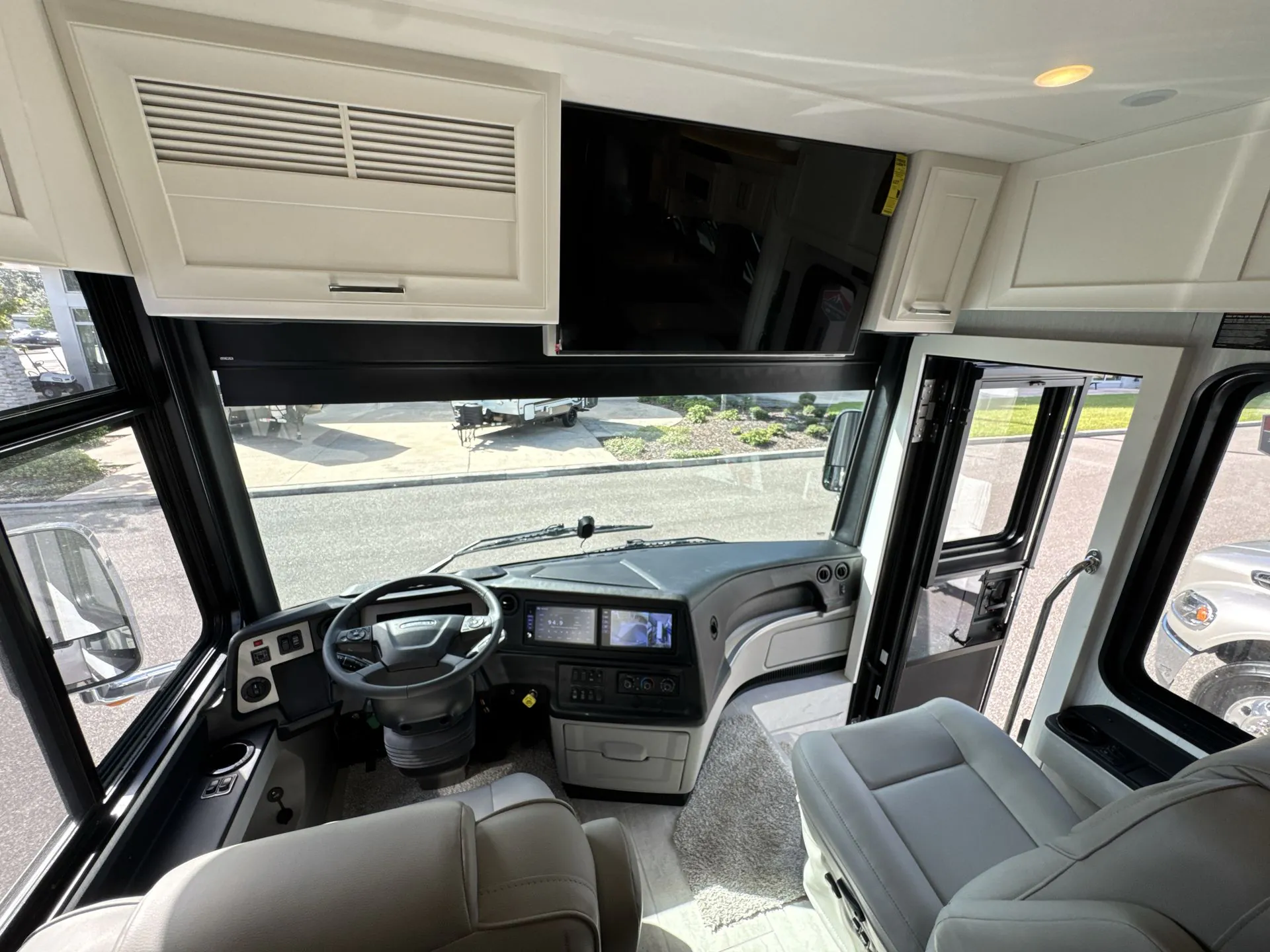 2026 Newmar Ventana 3512 - Photo 3