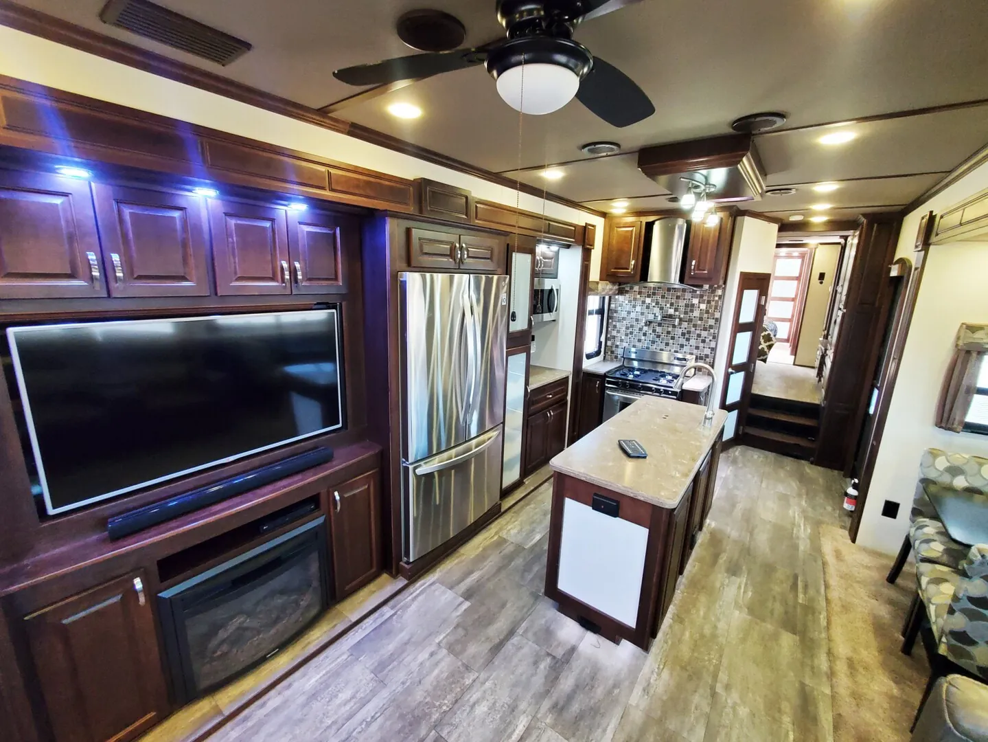 2017 Luxe Elite 39FB - Photo 3