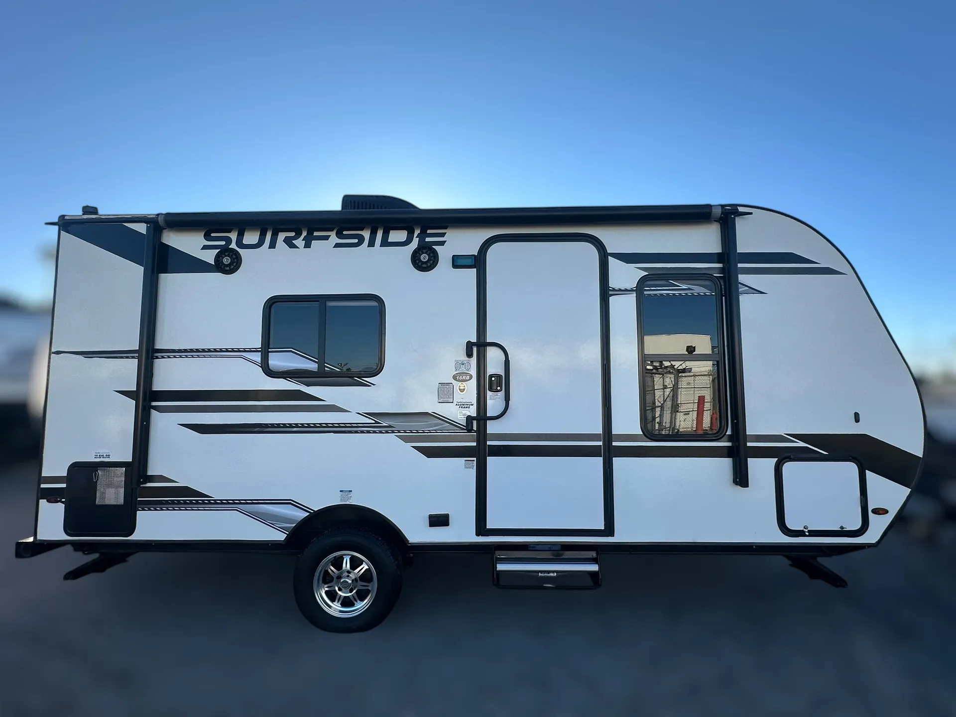 2021 Pacific Coachworks Surf Side Mini 16RB - Photo 2