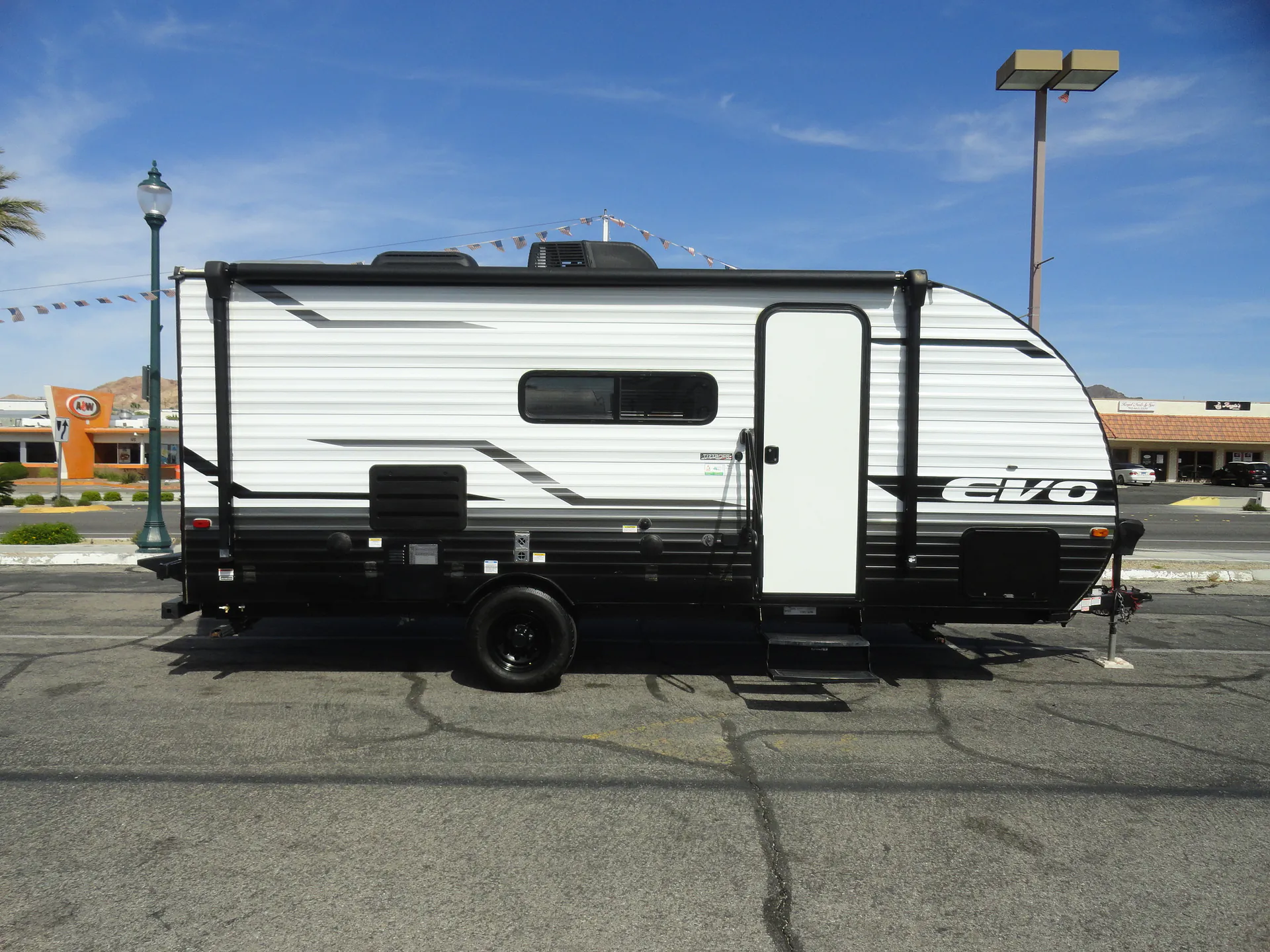 2023 Forest River EVO 177BQ - Photo 3