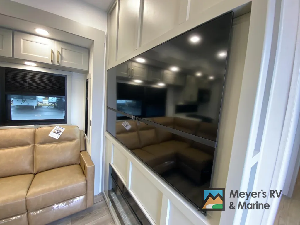 2026 Brinkley Model G 3950, Photos photo 15