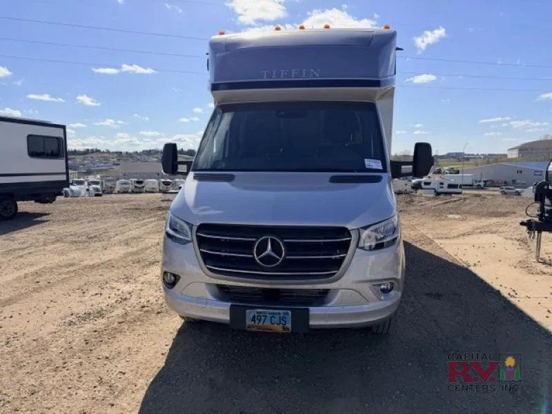 2024 Tiffin Wayfarer 25 RLW - Photo 2