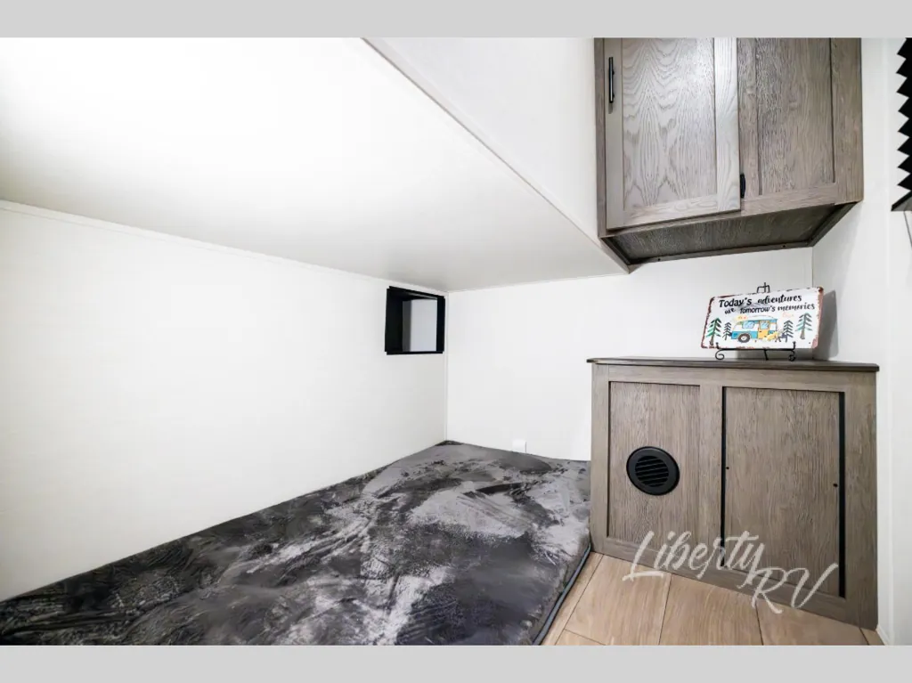 2026 Forest River Cherokee Alpha Wolf 29DCB, Photos photo 12