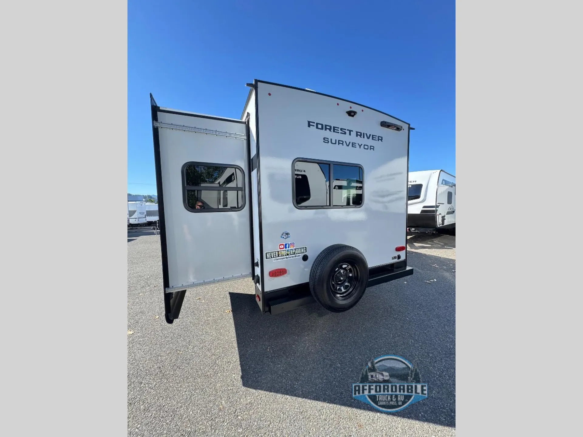 2026 Forest River Grand Surveyor 275FKBS — Photo 5