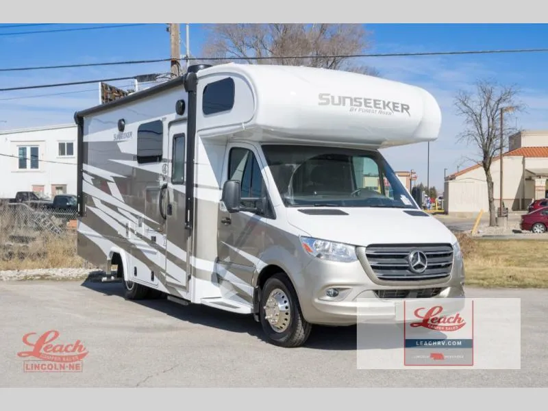 2024 Forest River Sunseeker MBS 2400DSB - Photo 2