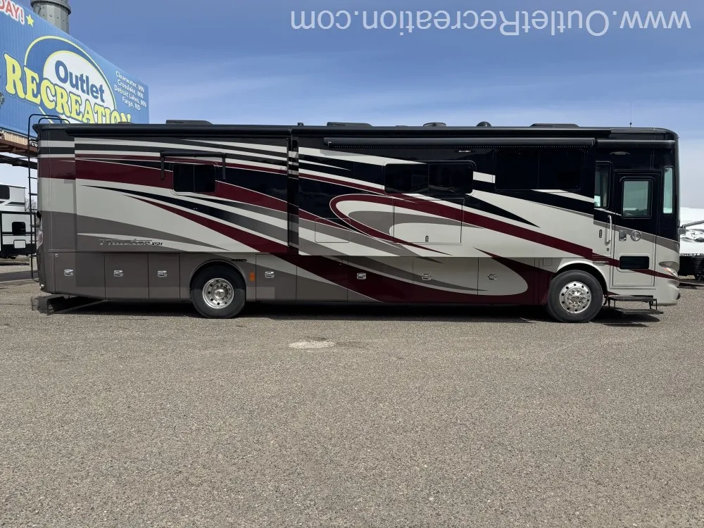 2018 Tiffin Phaeton 40 IH - Photo 4