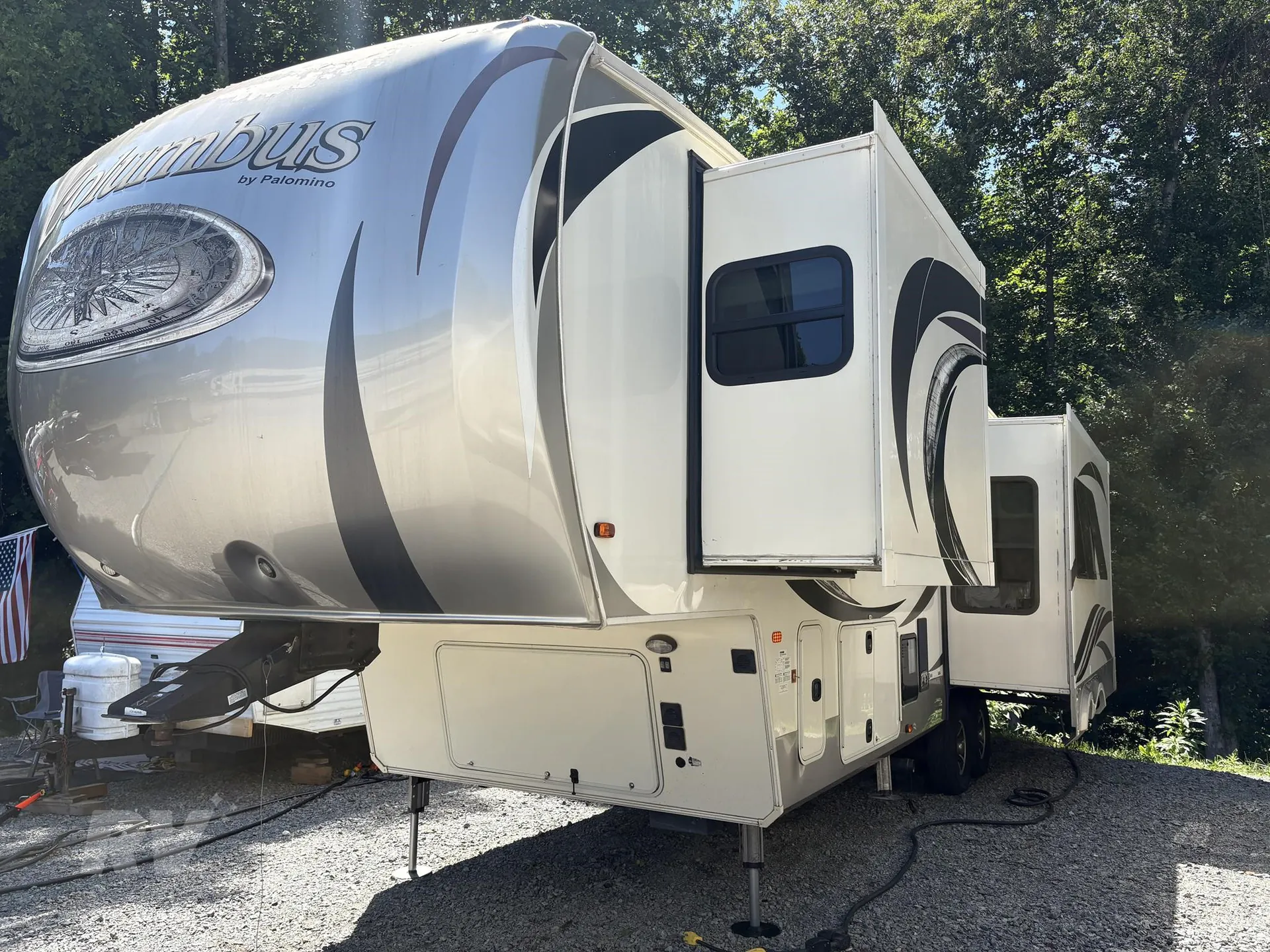 2017 Palomino Columbus 340RK - Photo 2