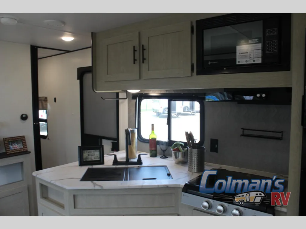 2026 Shasta RVs i-5 Edition 530BQB, Photos photo 16