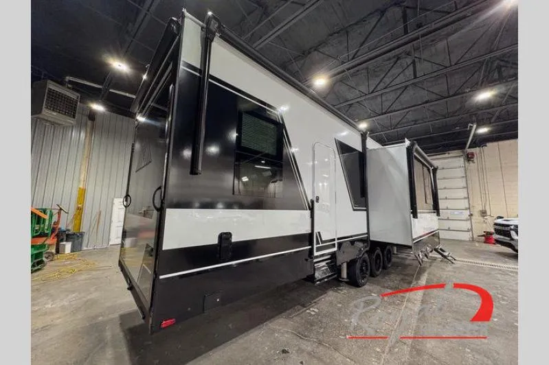 2026 Brinkley Model G 3970 - Photo 3