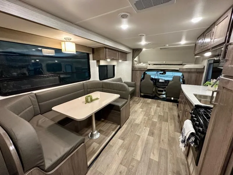 2025 Winnebago Minnie Winnie 31K - Photo 4