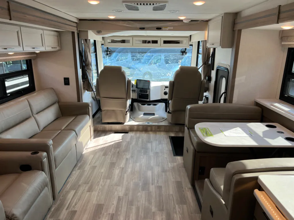 2027 Thor Motor Coach Windsport 36H, Photos photo 3