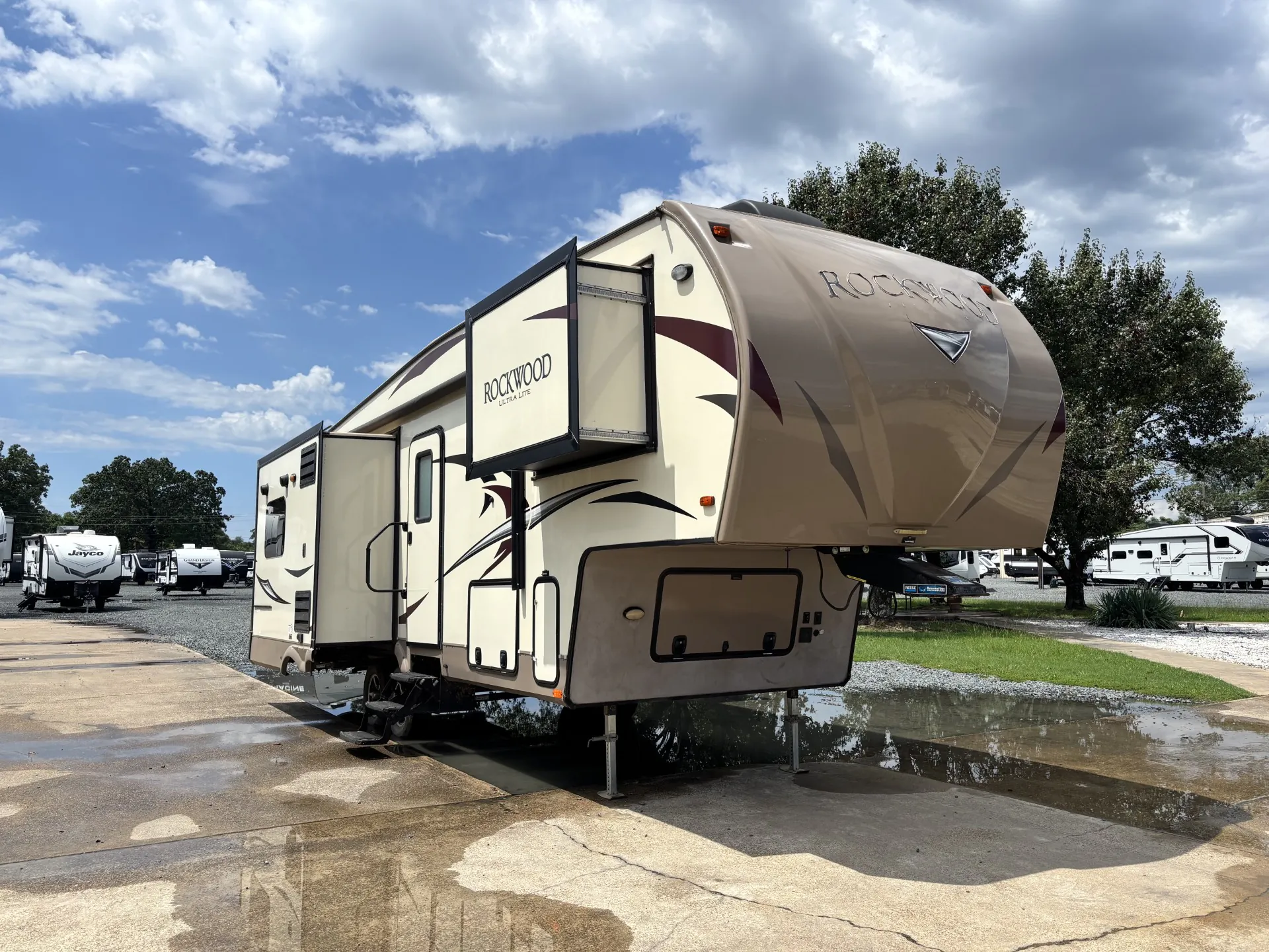 2018 Forest River Rockwood Ultra Lite 2650WS - Photo 2