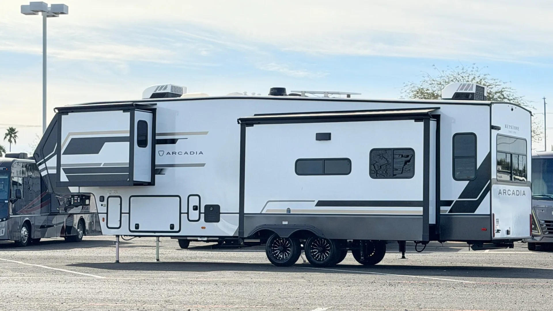 2026 Keystone Arcadia 3260RL - Photo 4