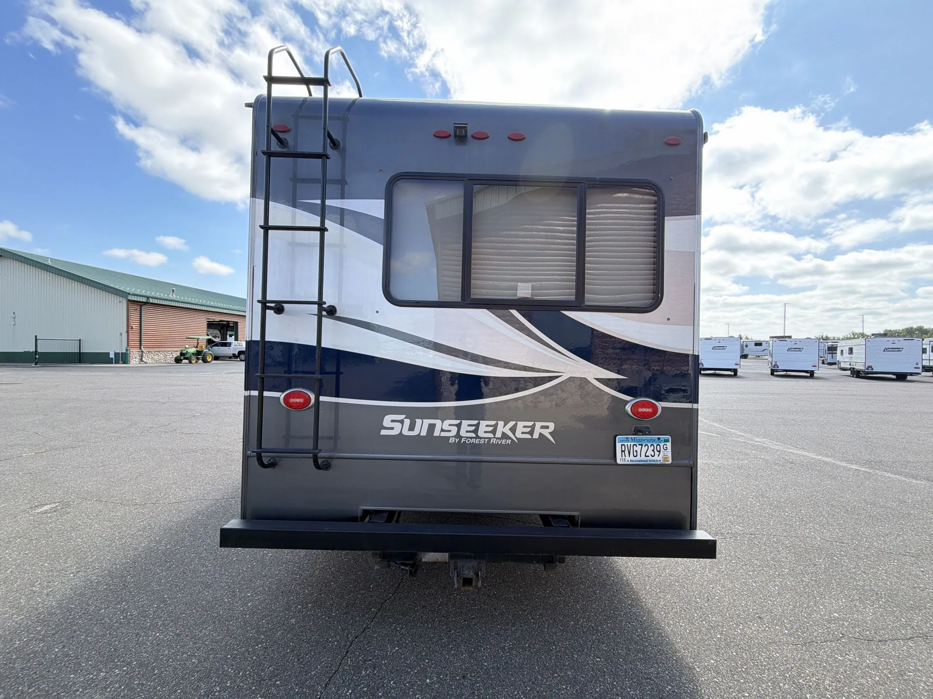 2018 Forest River Sunseeker 3010DS — backside