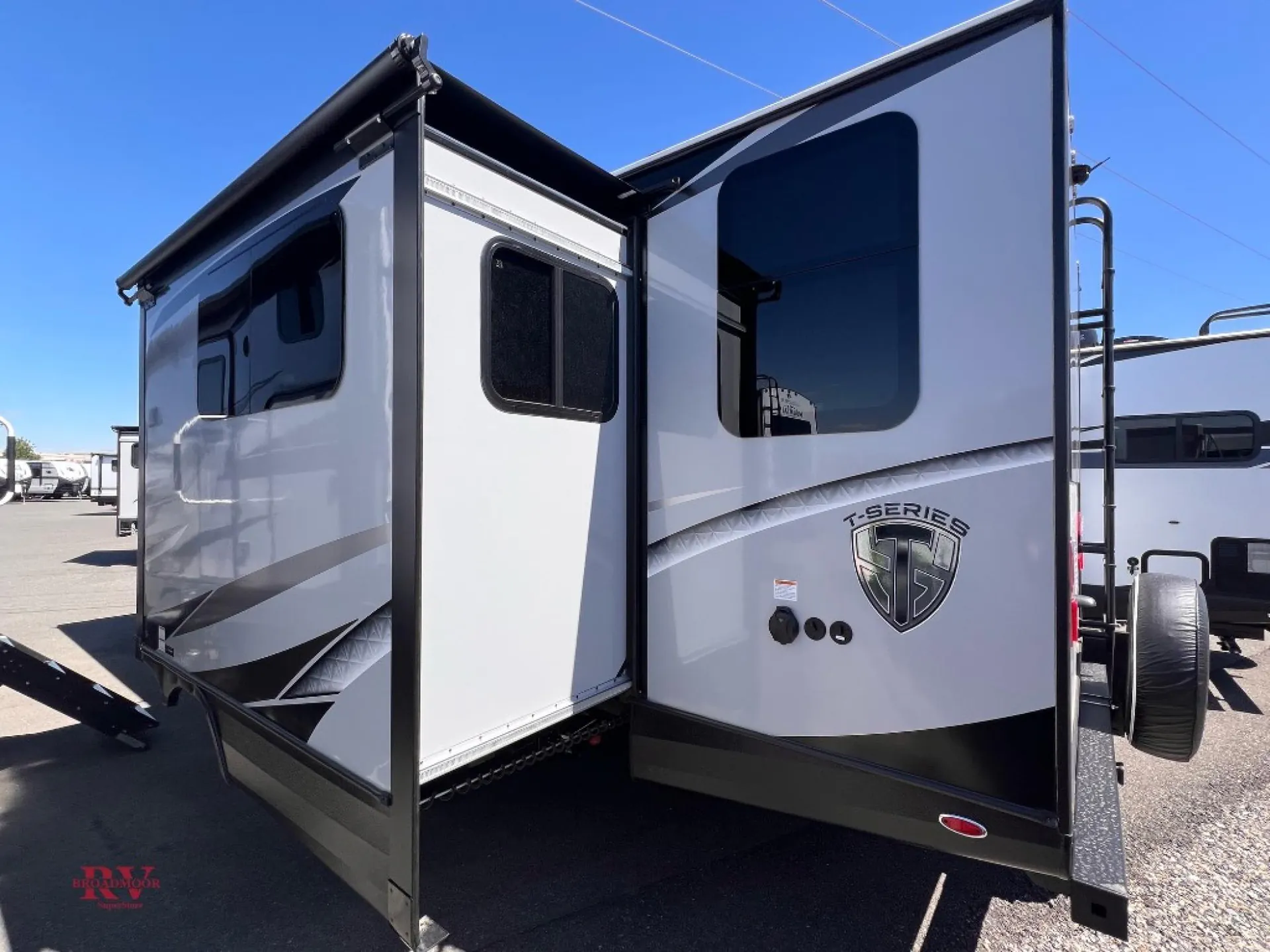 2026 Outdoors RV Timber Ridge Titanium Series 25RDS - Photo 4