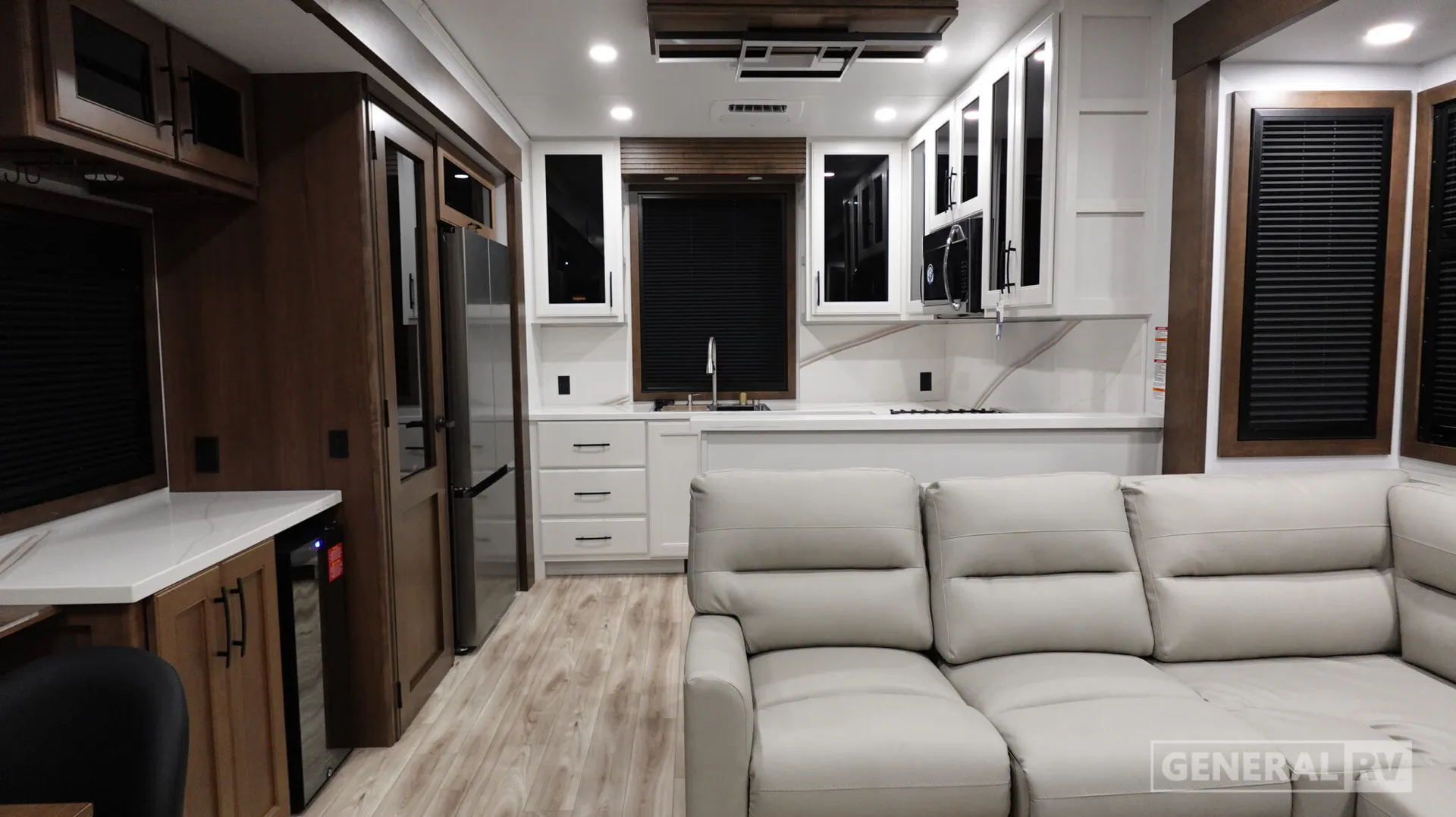 2026 Keystone Montana 3900RK - Photo 3
