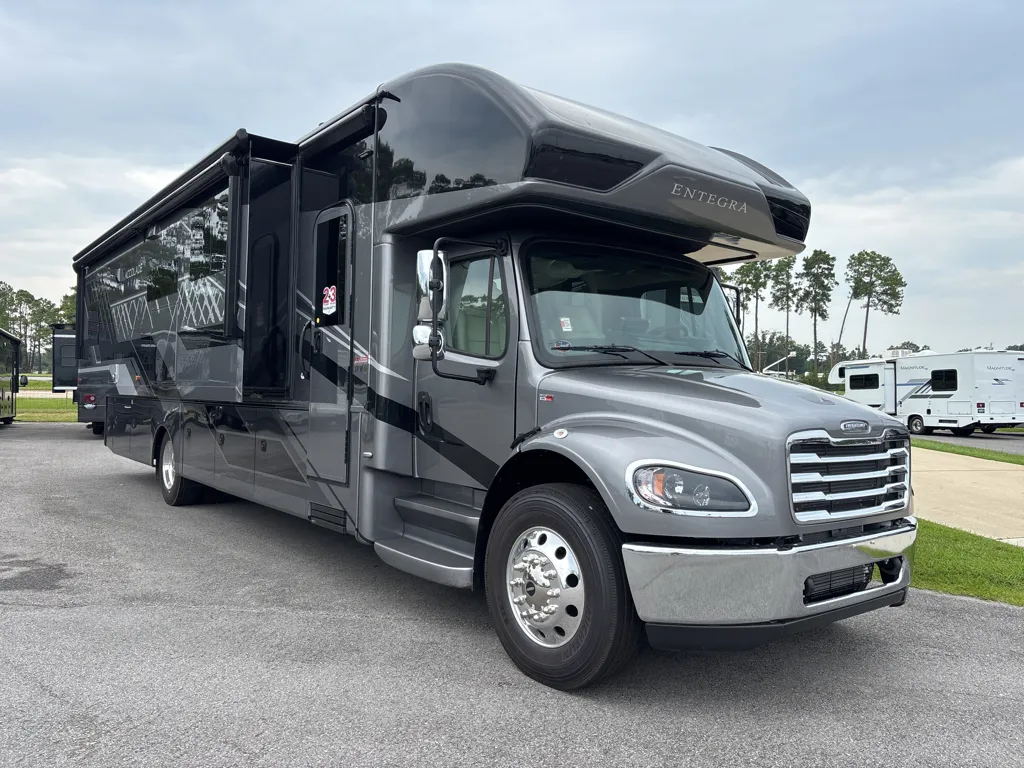 2026 Entegra Coach Accolade 37M - Photo 2