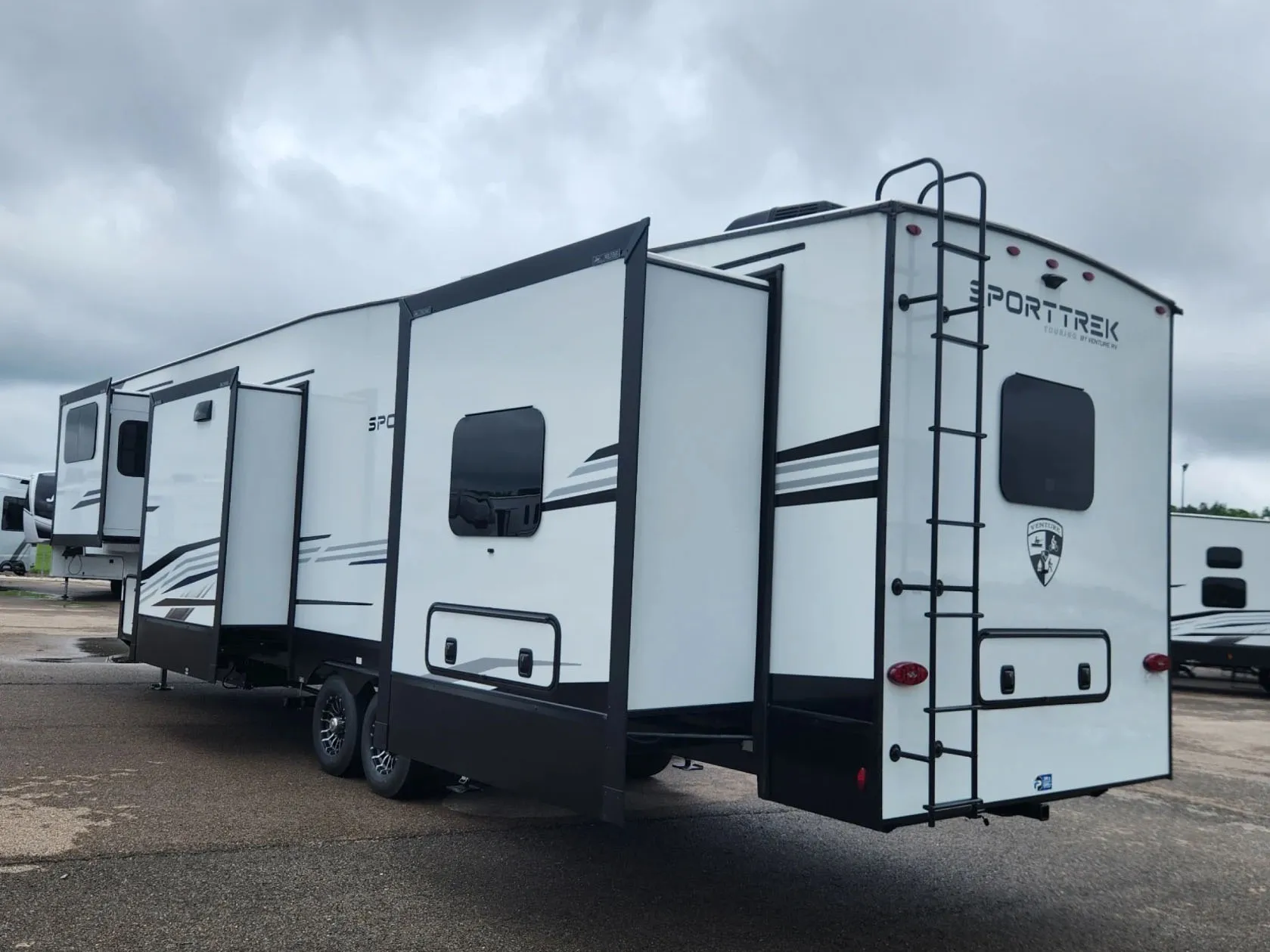 2026 Venture RV SportTrek 5 Touring Edition STTF365VFL - Photo 3