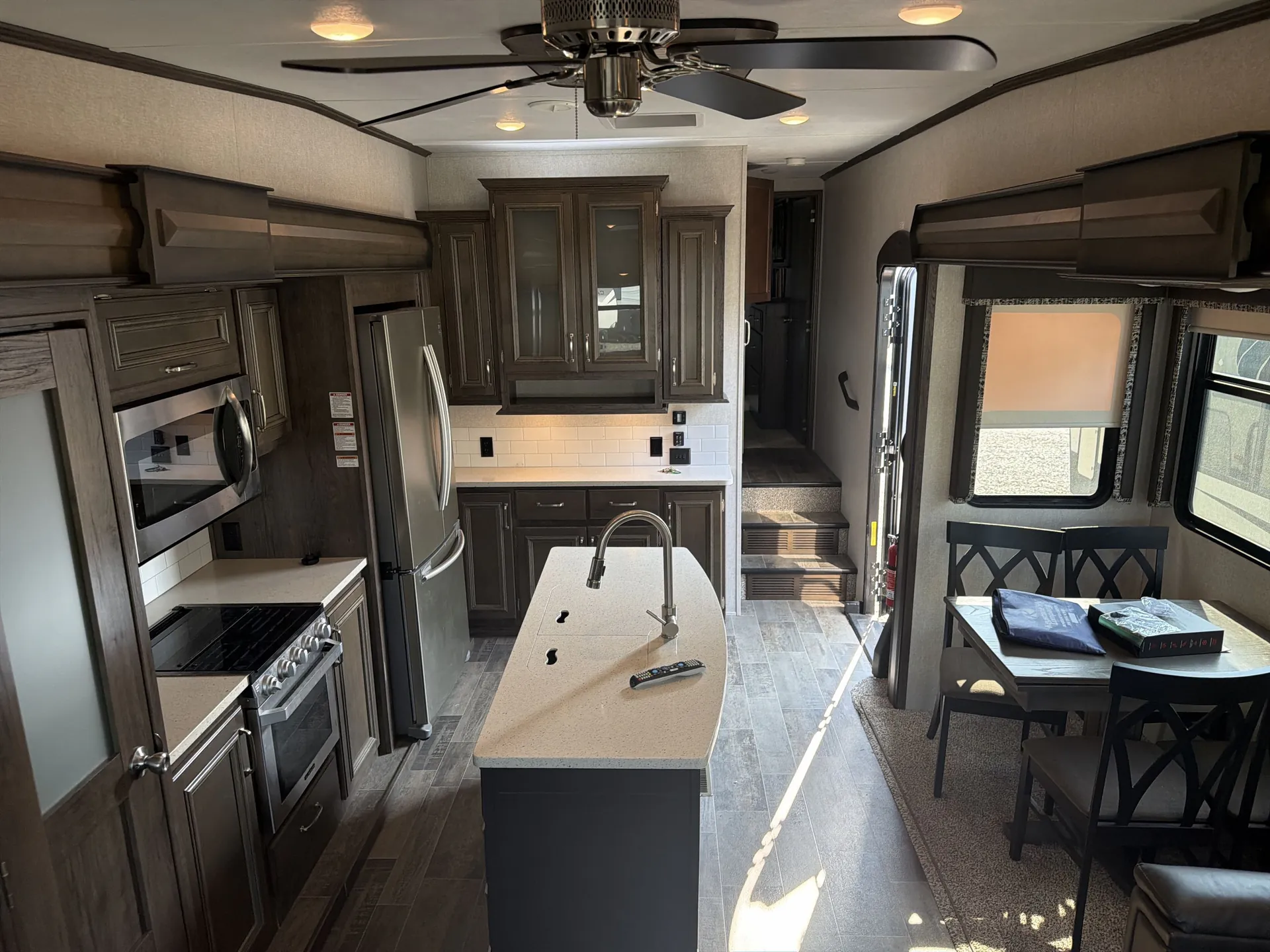2019 Keystone Montana High Country 331RL — living area main