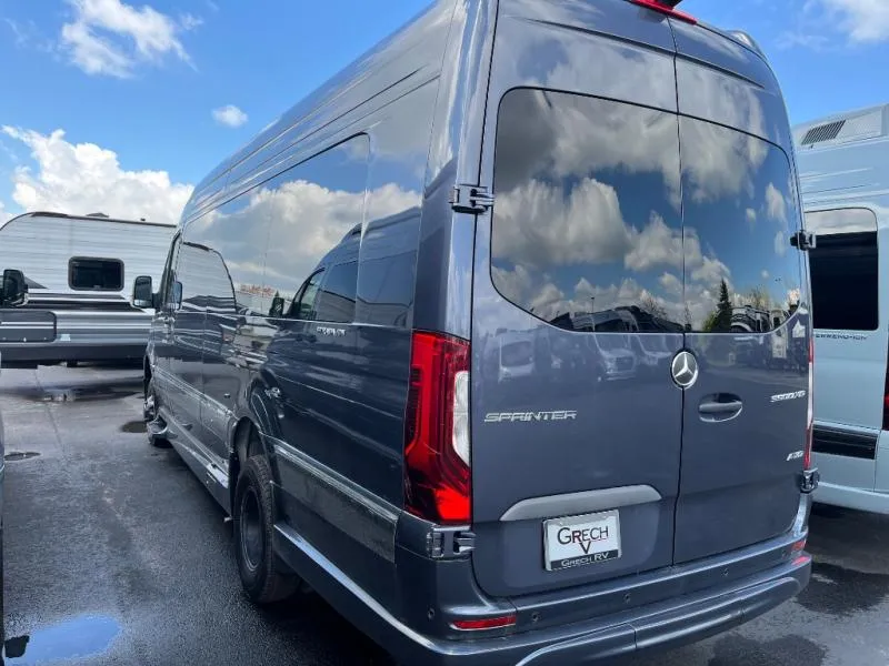 2027 Grech RV Strada-ion AWD TOUR - Photo 3