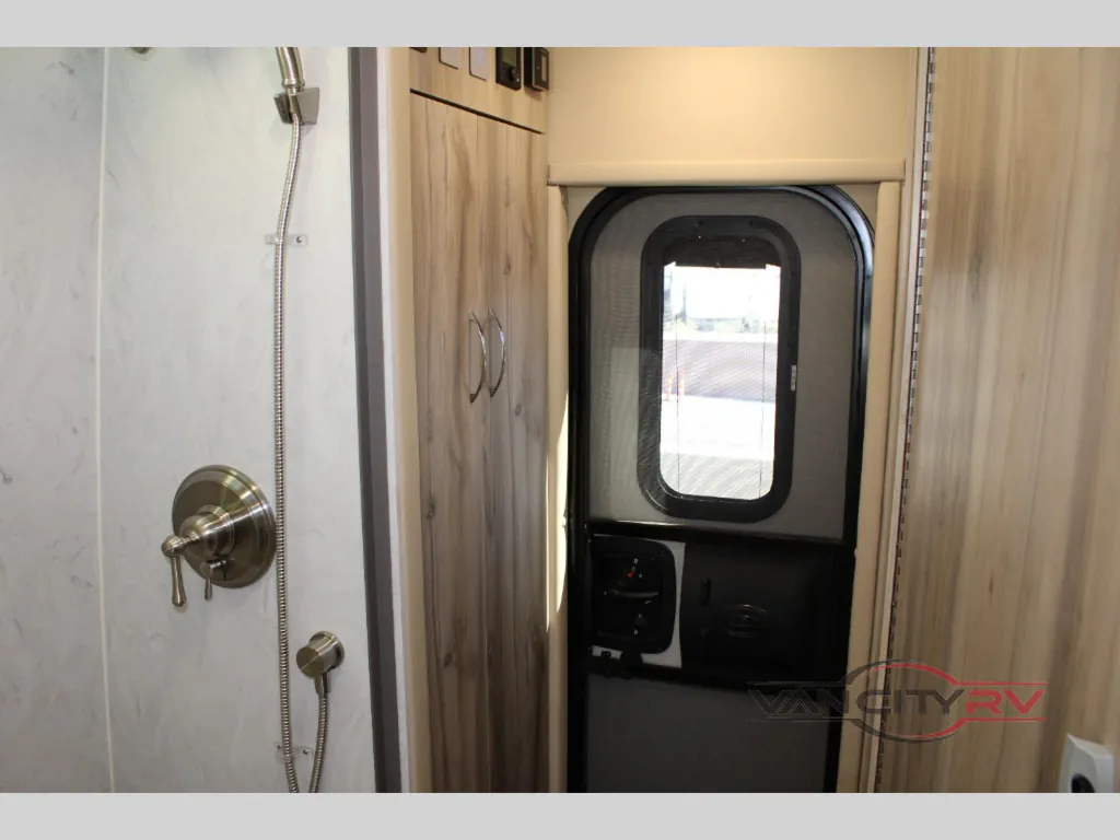 2024 Chinook RV Summit SS, Photos photo 27