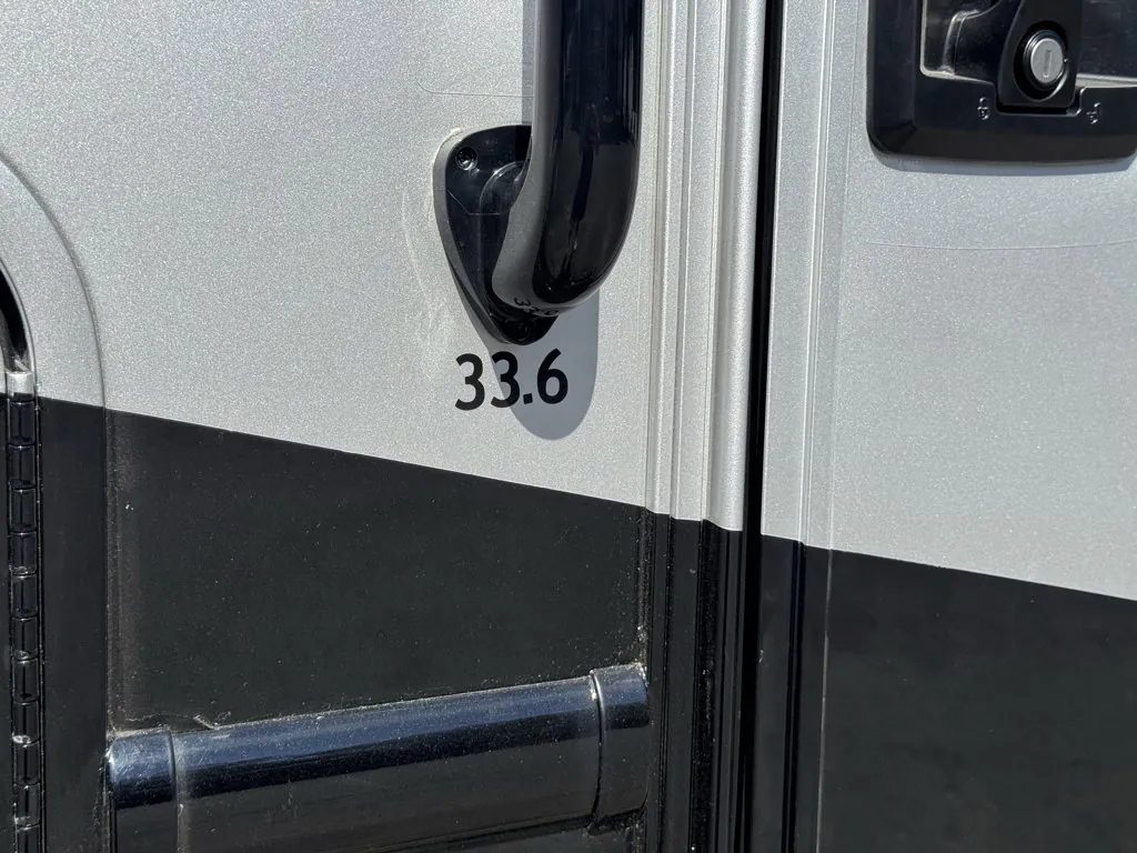 2026 Thor Motor Coach Palazzo GT 33.6 - Photo 3