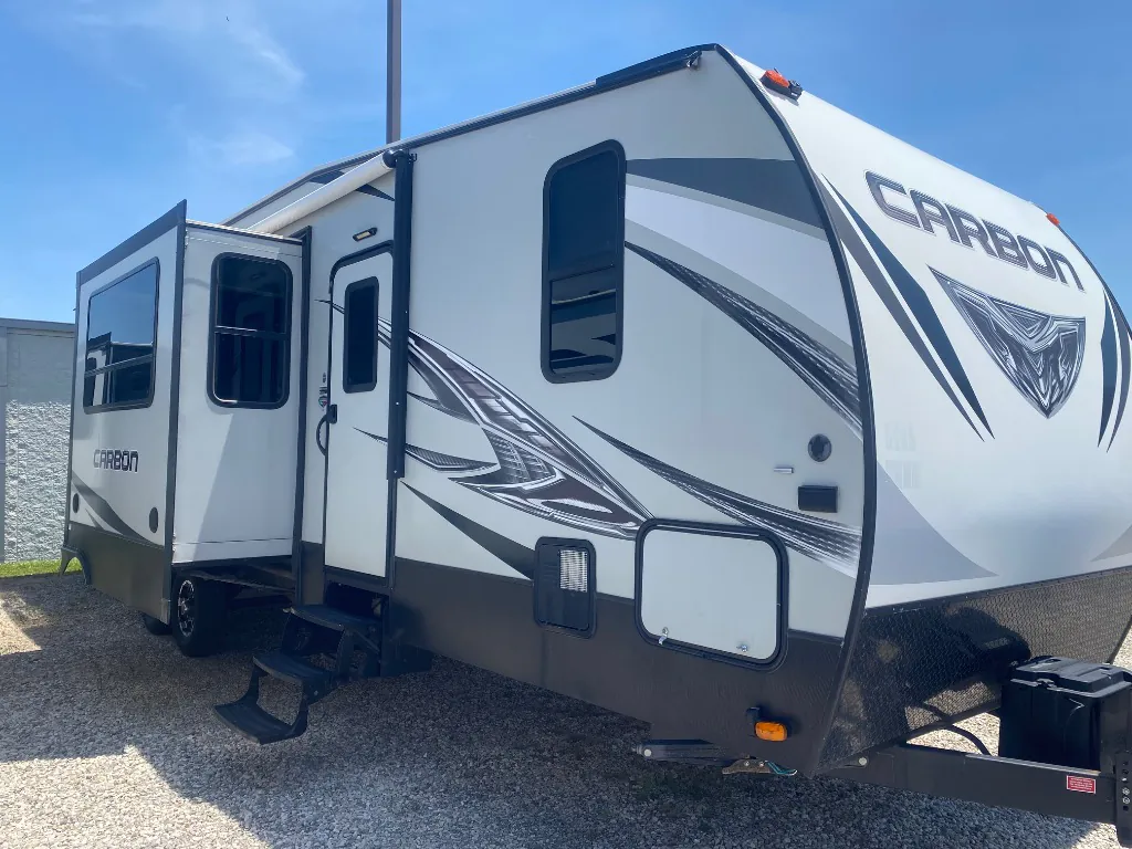 2018 Keystone Carbon 35 dealer photo 1 from McDowell South