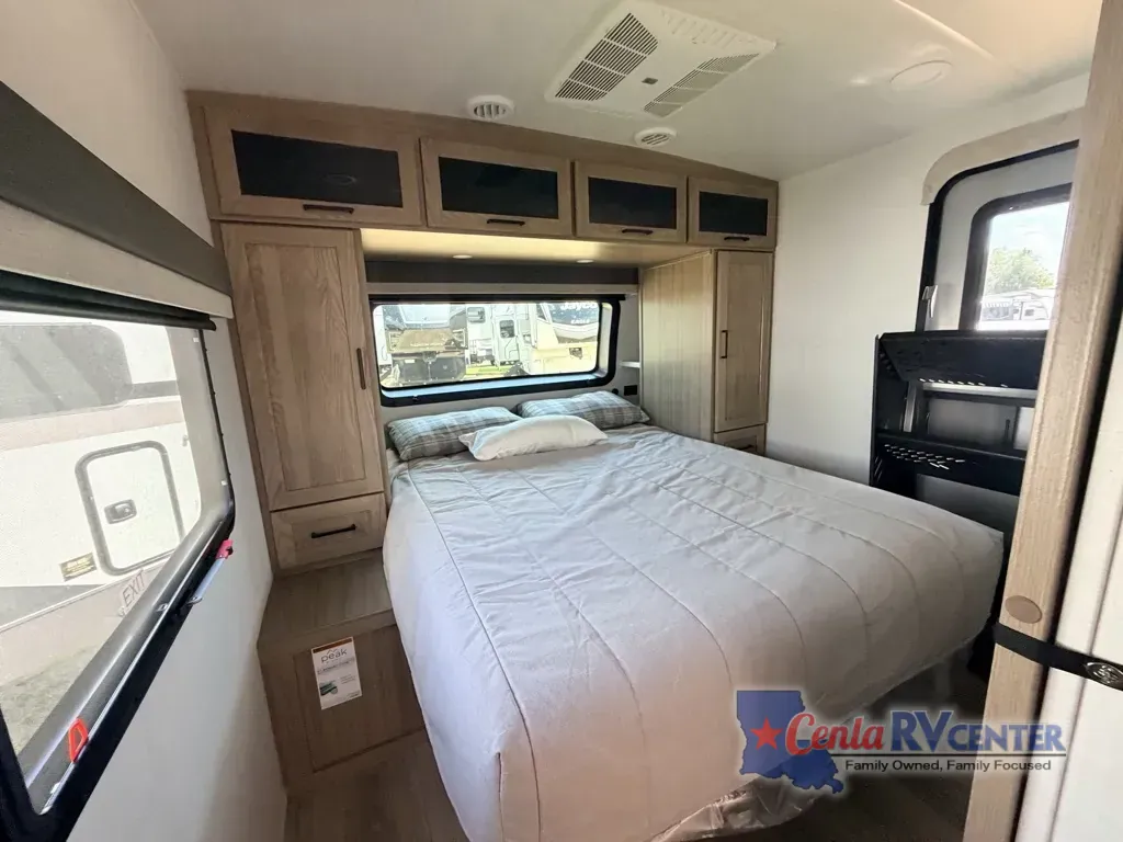 2027 Forest River Rockwood Ultra Lite 2706BH — Photo 7
