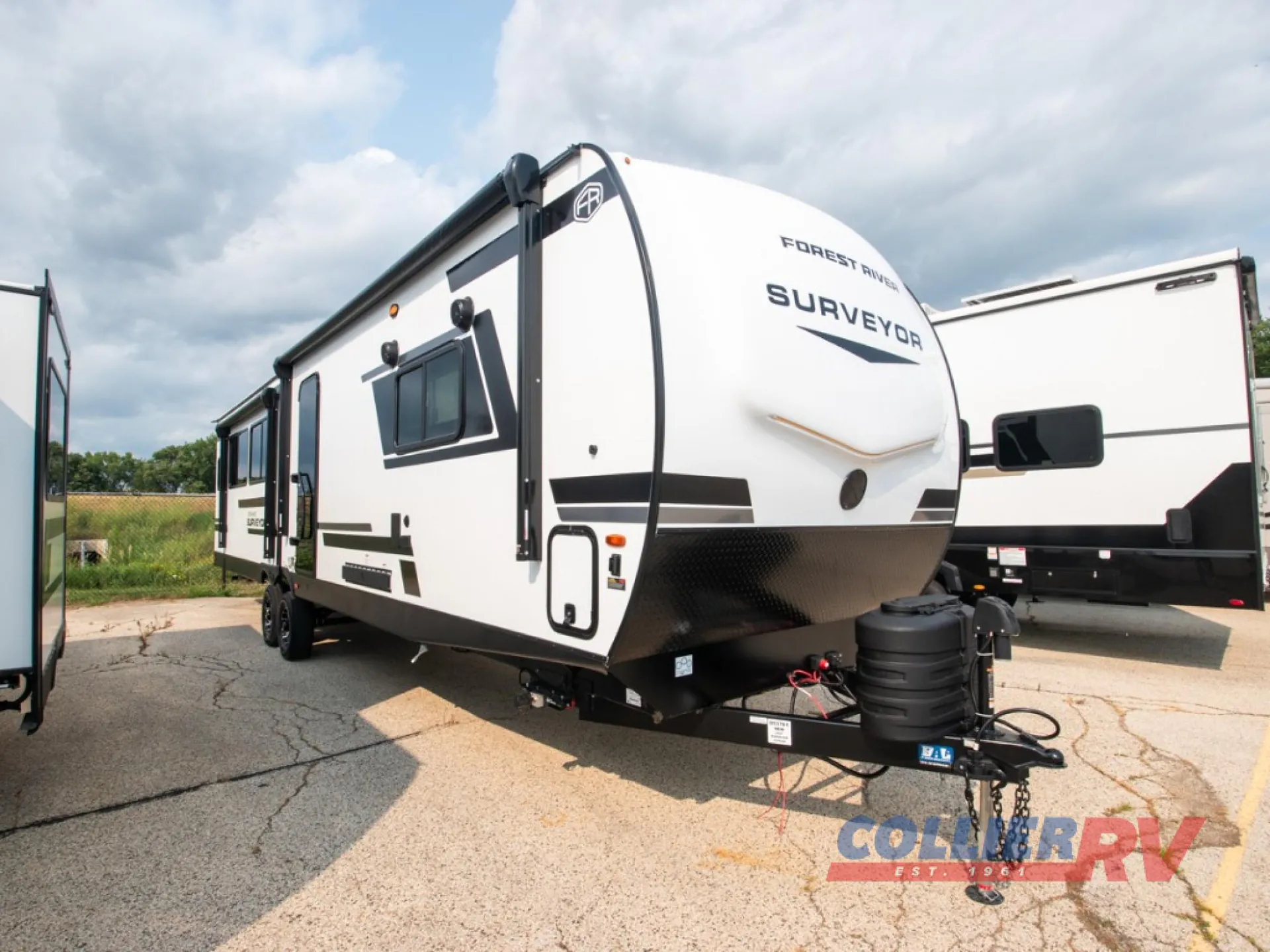 2027 Forest River Grand Surveyor 305RLBS