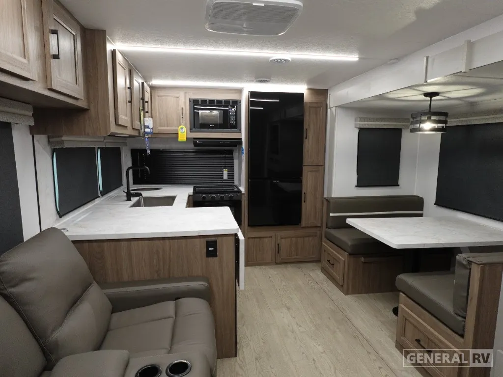 2025 Coachmen Freedom Express Ultra Lite 274RKS - Photo 4