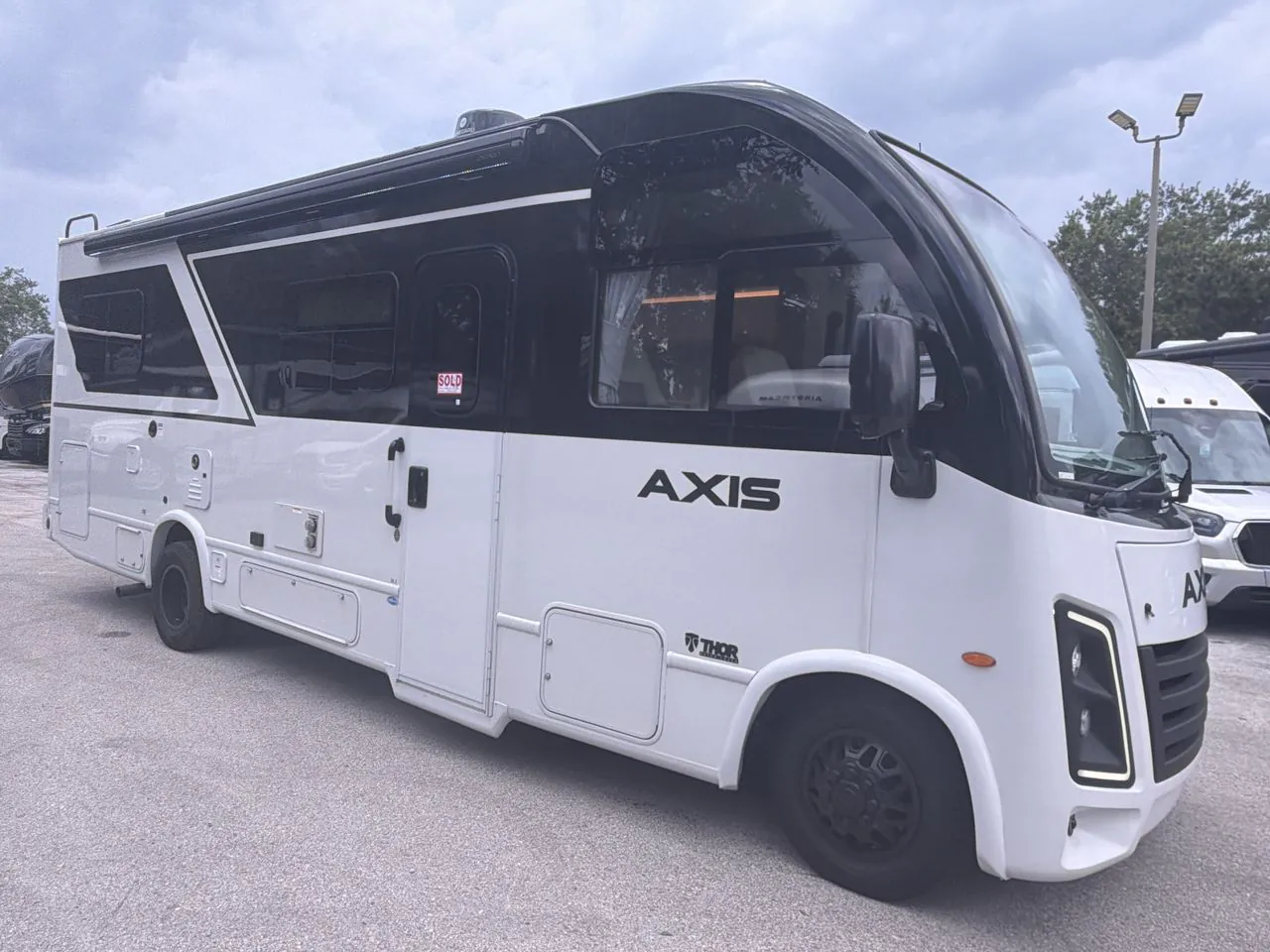 2026 Thor Motor Coach Axis 26.2 - Photo 3