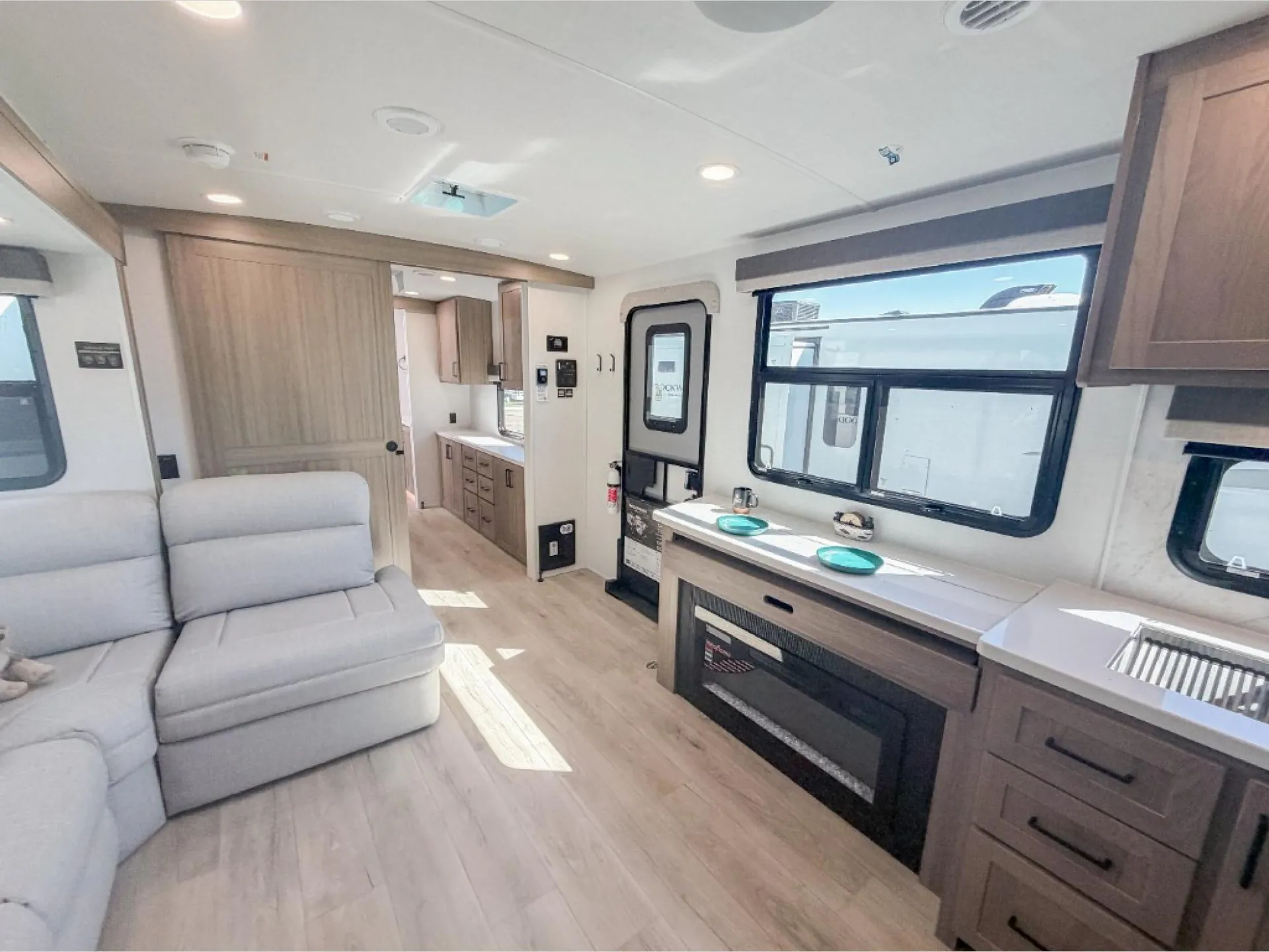 2027 Forest River Rockwood Ultra Lite 2711RK — Photo 6